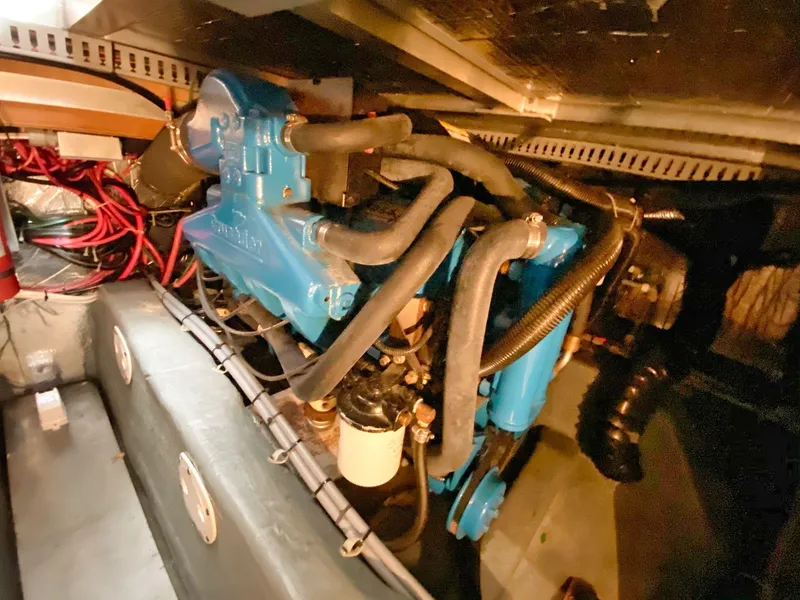 Slide: The Image of Carver Yachts 370 Voyager 1996 - 57