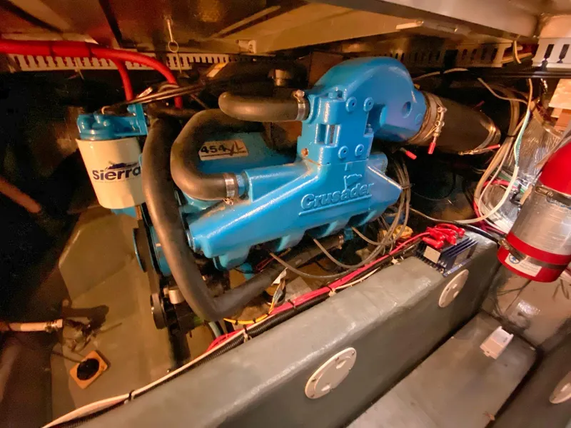 Slide: The Image of Carver Yachts 370 Voyager 1996 - 58