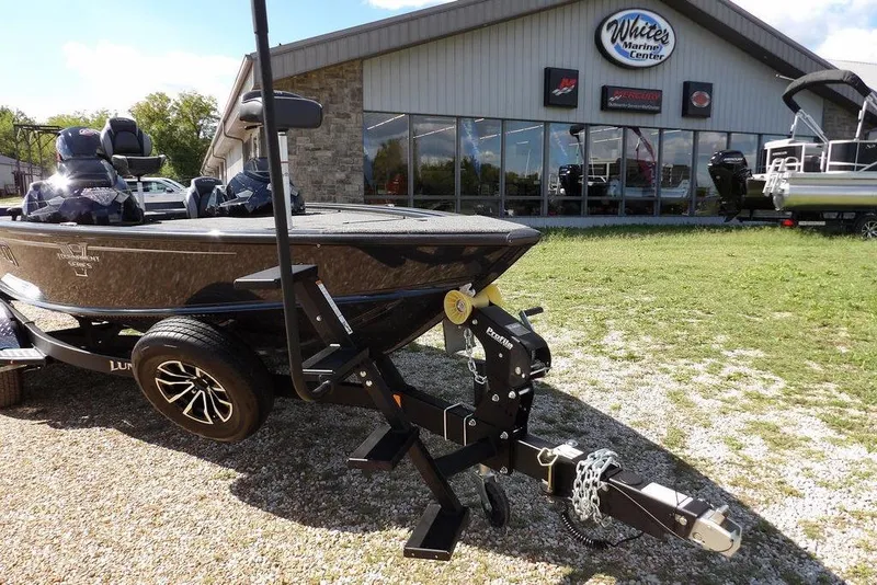 Slide: The Image of 2026 Lund 1875 Pro-V Bass XS boat at White's Marine Center. - 45