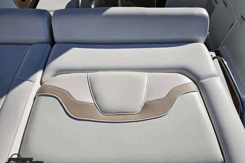 Slide: The Image of 2015 Monterey 288SS Super Sport boat seat with beige and white upholstery. - 36