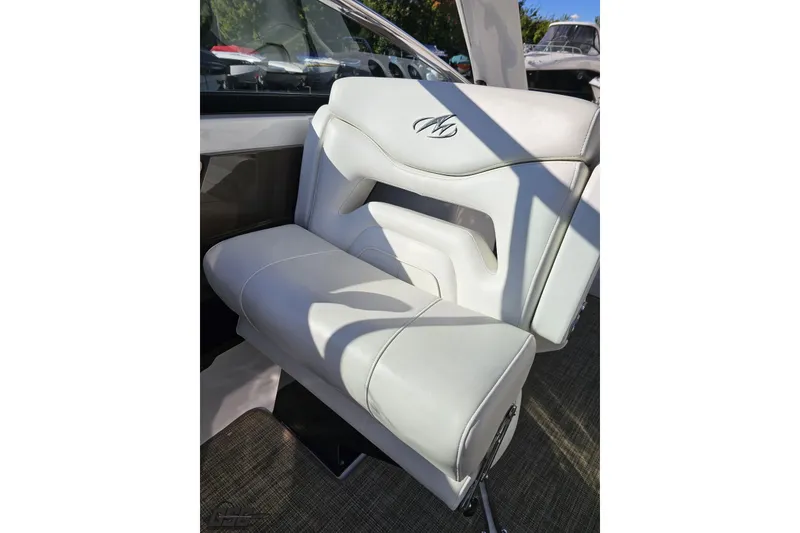 Slide: The Image of Luxurious white leather seat in a 2015 Monterey 288SS Super Sport boat. - 69