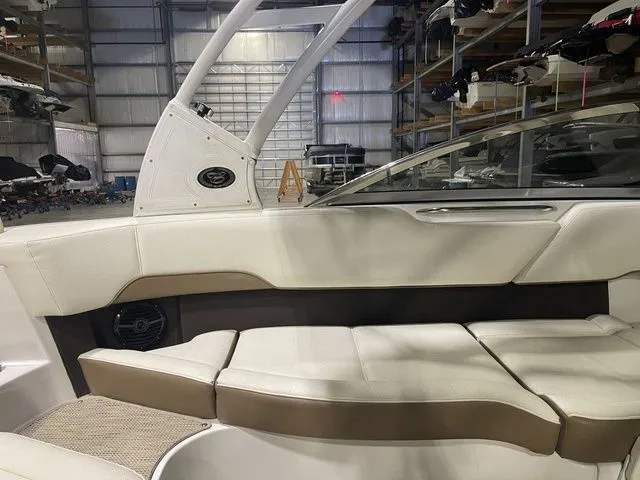 Slide: The Image of Cobalt 220S 2018 - 22