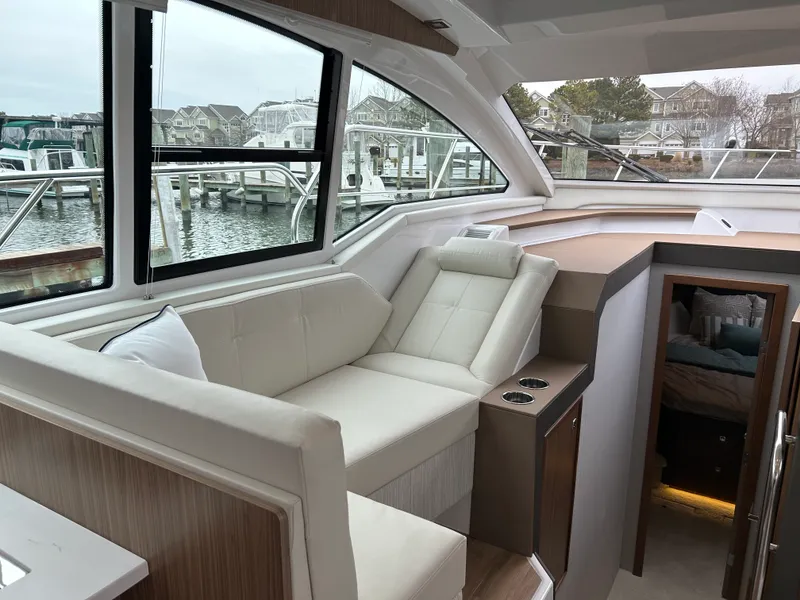 Slide: The Image of Cruisers 42 Cantius 2026 - 30