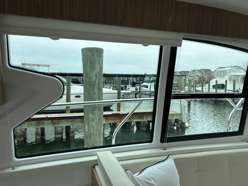 Slide: The Image of Cruisers Yachts 42 Cantius 2026 - 29