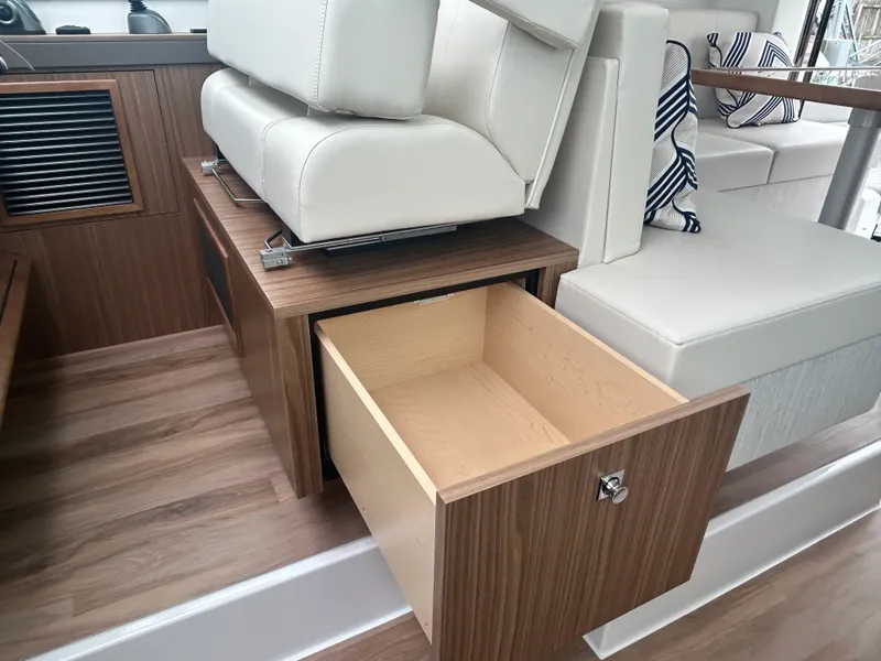 Slide: The Image of Cruisers Yachts 42 Cantius 2026 - 38