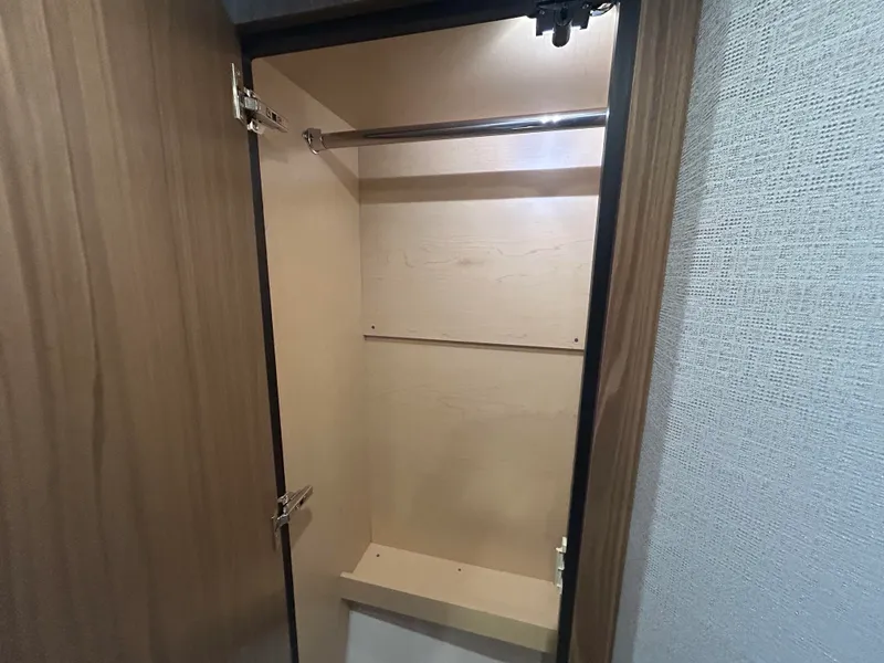 Slide: The Image of Cruisers Yachts 42 Cantius 2026 - 42