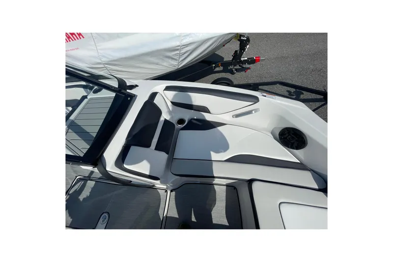 Slide: The Image of 2026 Yamaha Boats AR195 interior seating with sleek design and modern upholstery. - 10