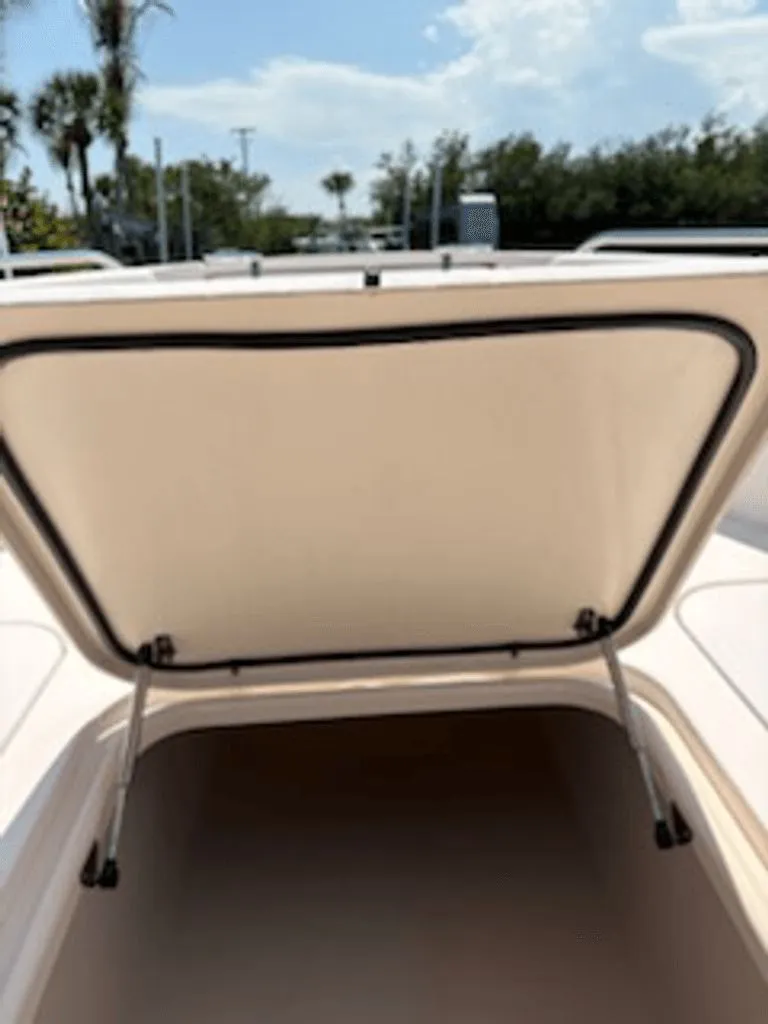 Slide: The Image of Grady-White Bimini 2004 - 12