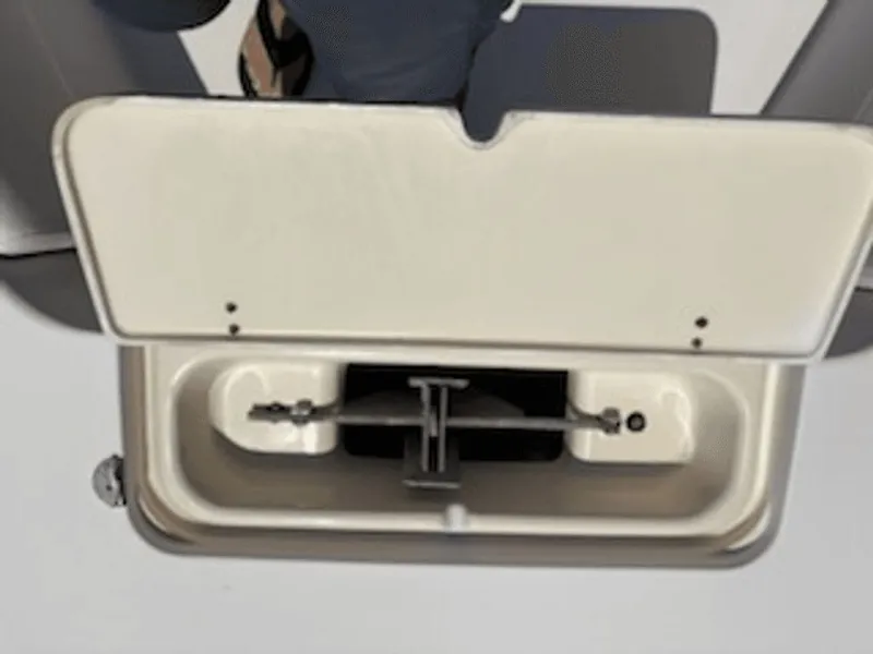 Slide: The Image of Grady-White Bimini 2004 - 16