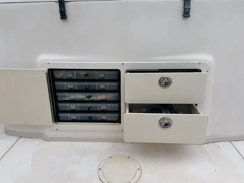 Slide: The Image of Grady-White Bimini 2004 - 8