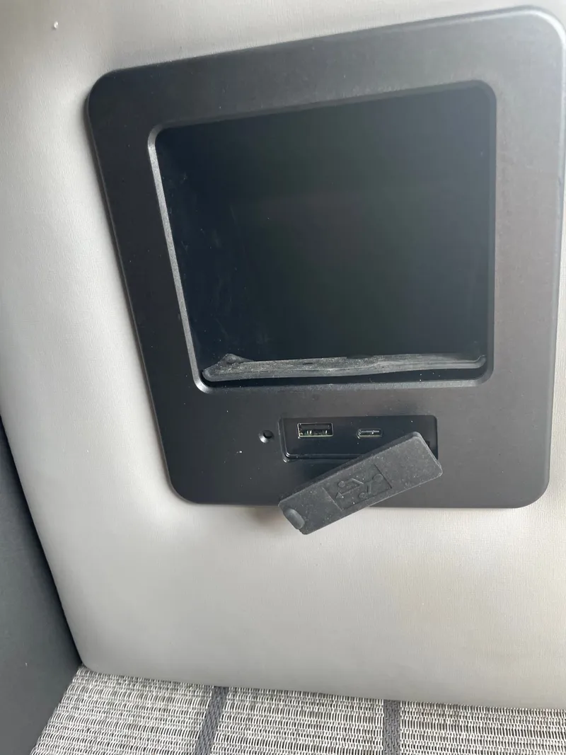 Slide: The Image of Avalon Catalina Quad Lounge Shift - 23' 2025 - 12