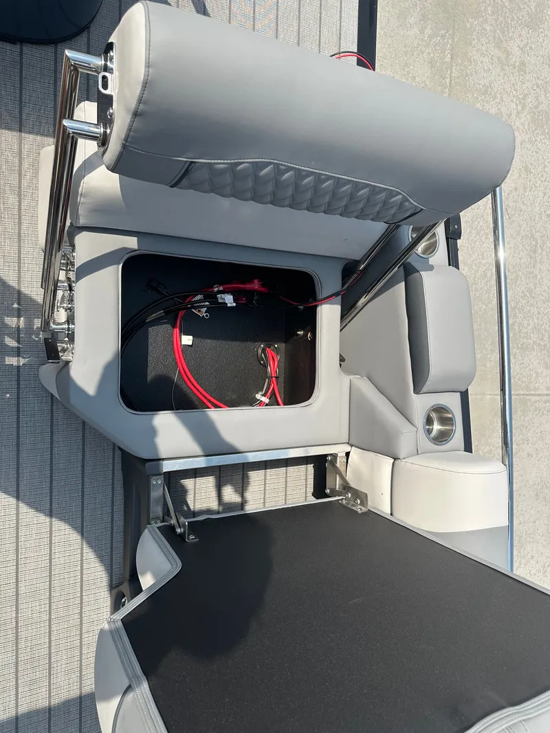 Slide: The Image of Avalon Catalina Quad Lounge Shift - 23' 2025 - 35