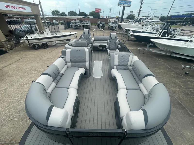Slide: The Image of Avalon Catalina Versatile Rear Bench - 23' 2025 - 10