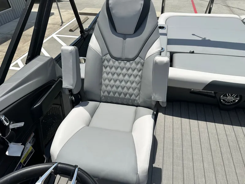 Slide: The Image of Avalon Catalina Versatile Rear Bench - 23' 2025 - 25