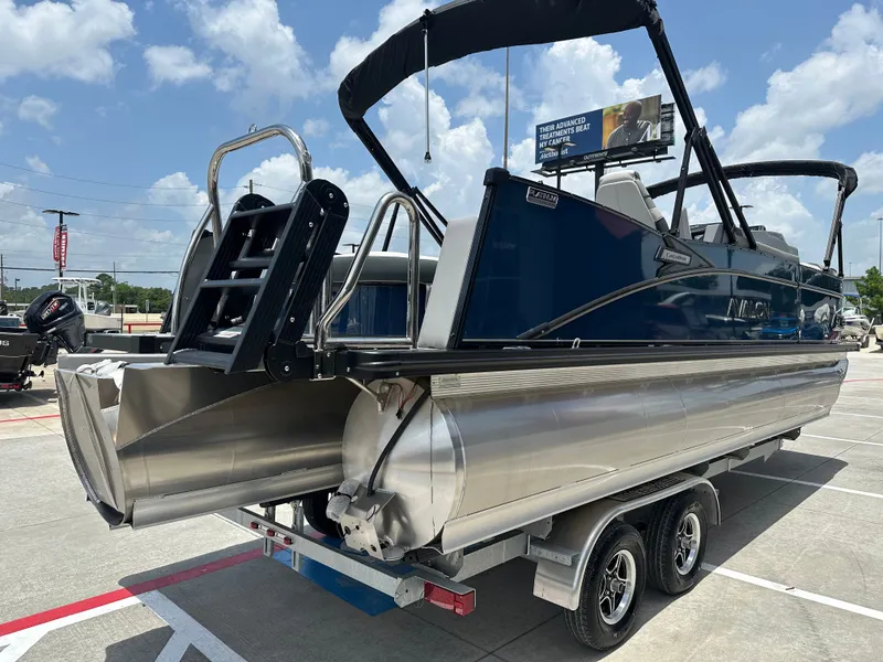 Slide: The Image of Avalon Catalina Versatile Rear Bench - 23' 2025 - 8