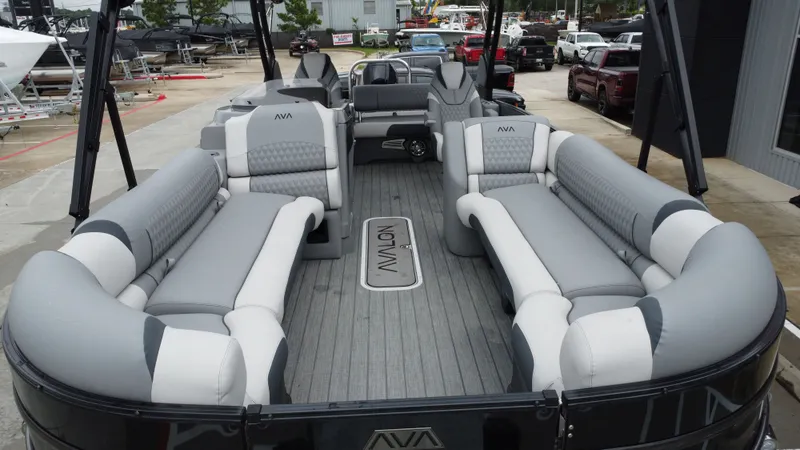 Slide: The Image of Avalon CAT VRBA25T 2025 - 20