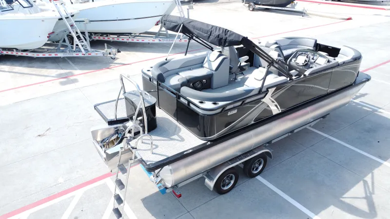 Slide: The Image of Avalon LSZ Quad Lounge - 23' 2025 - 11