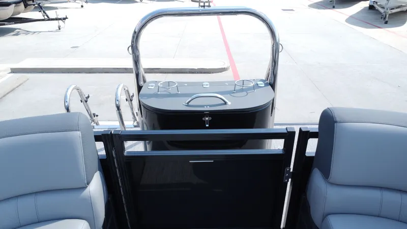 Slide: The Image of Avalon LSZ Quad Lounge - 23' 2025 - 25