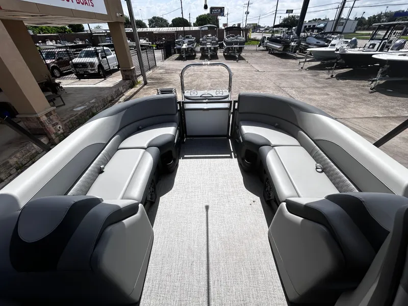 Slide: The Image of Avalon LSZ Quad Lounge - 23' 2025 - 21