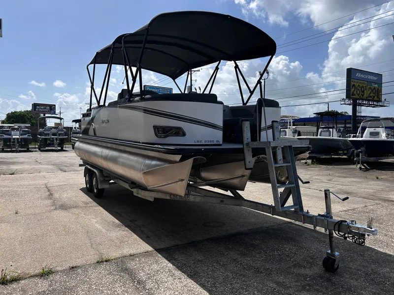 Slide: The Image of Avalon LSZ Quad Lounge - 23' 2025 - 6