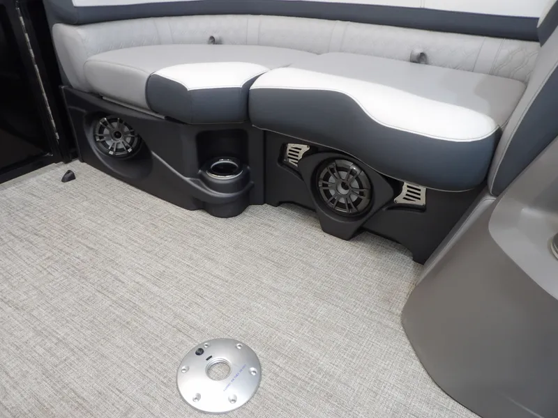 Slide: The Image of Avalon LSZ Quad Lounge - 23' 2025 - 27