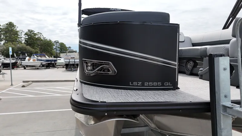 Slide: The Image of Avalon LSZ Quad Lounge - 25' 2025 - 8