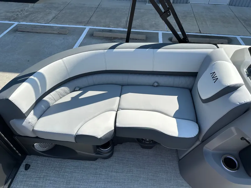 Slide: The Image of Avalon LSZ Quad Lounge Shift - 23' 2025 - 12