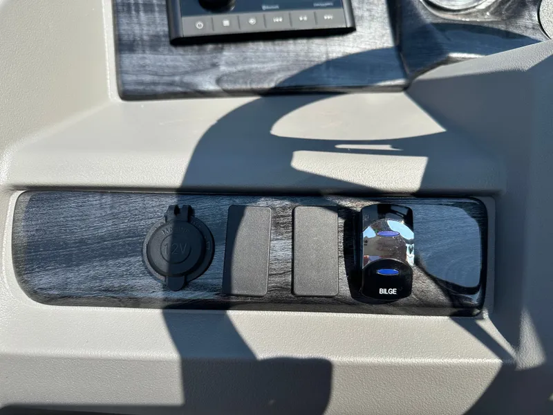 Slide: The Image of Avalon LSZ Quad Lounge Shift - 23' 2025 - 22