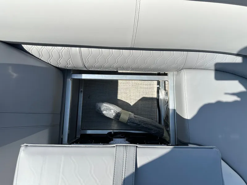 Slide: The Image of Avalon LSZ Quad Lounge Shift - 23' 2025 - 20