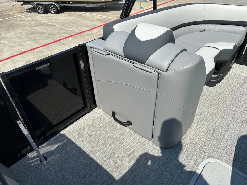 Slide: The Image of Avalon LSZ Quad Lounge Shift - 23' 2025 - 42