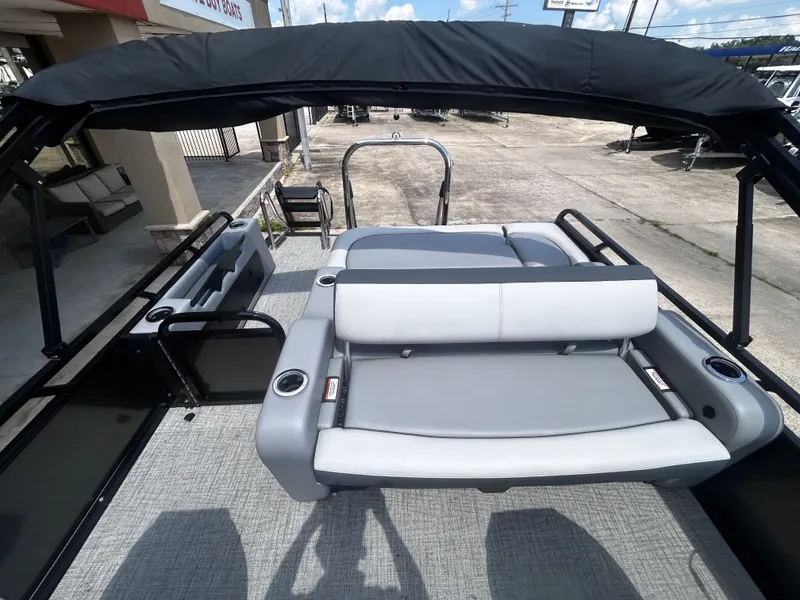 Slide: The Image of Avalon LSZ Versatile Rear Bench - 23' 2025 - 26