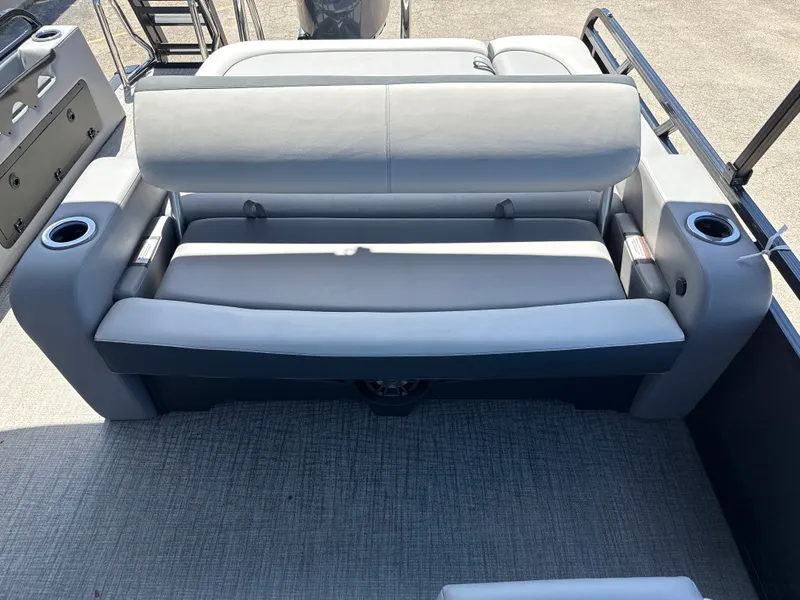 Slide: The Image of Avalon LSZ VRB25T 2025 - 26