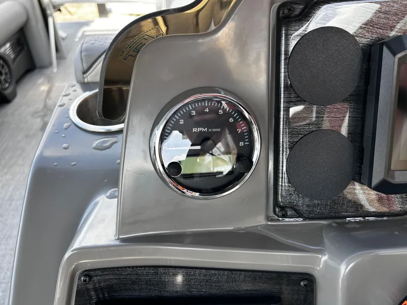 Slide: The Image of Avalon Venture Fish N Cruise - 23' 2025 - 18