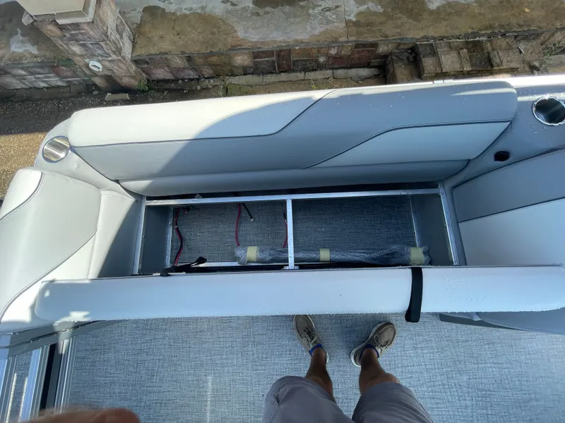 Slide: The Image of Avalon Venture Fish N Cruise - 23' 2025 - 14