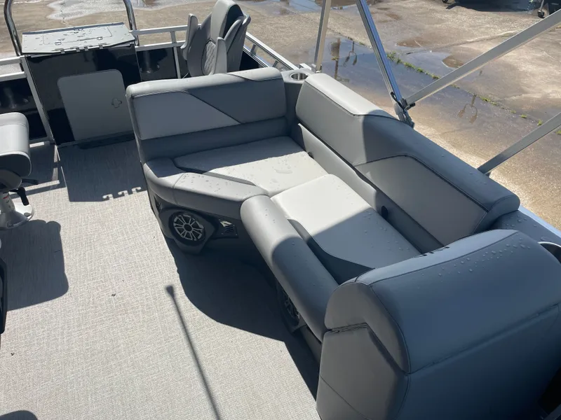 Slide: The Image of Avalon Venture Fish N Cruise - 23' 2025 - 15