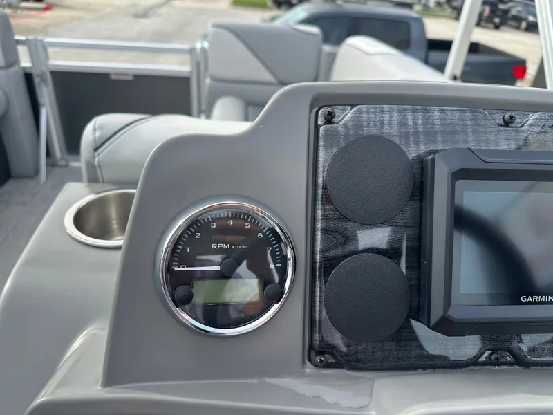 Slide: The Image of Avalon Venture Quad Lounge - 21' 2025 - 20