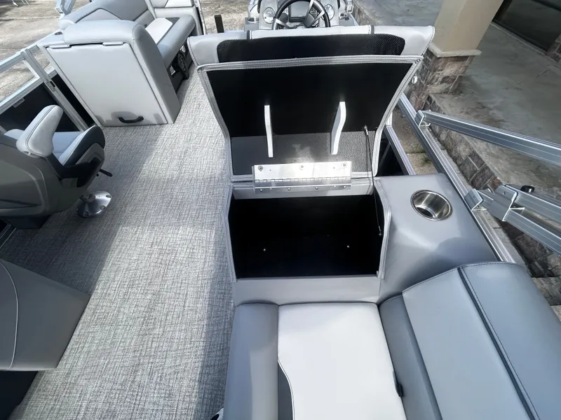 Slide: The Image of Avalon Venture Quad Lounge - 21' 2025 - 24