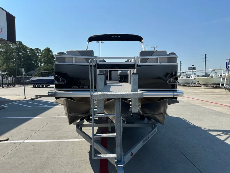 Slide: The Image of Avalon Venture Rear Fish - 21' 2025 - 5