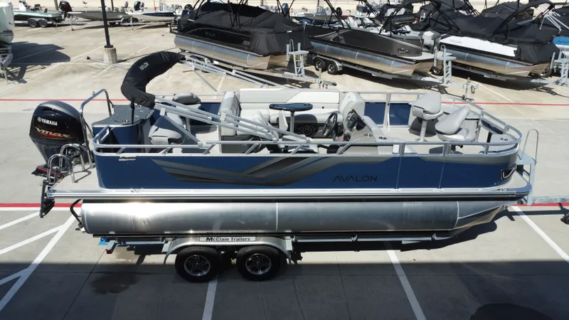 Slide: The Image of Avalon Venture 85 Rear Fish - 21' 2025 - 12