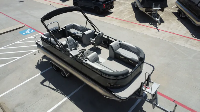 Slide: The Image of Avalon VNT85 QL23T 2025 - 13