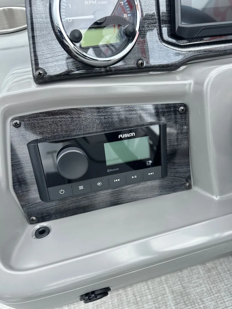 Slide: The Image of Avalon Venture 85 Quad Lounge - 23' 2025 - 11