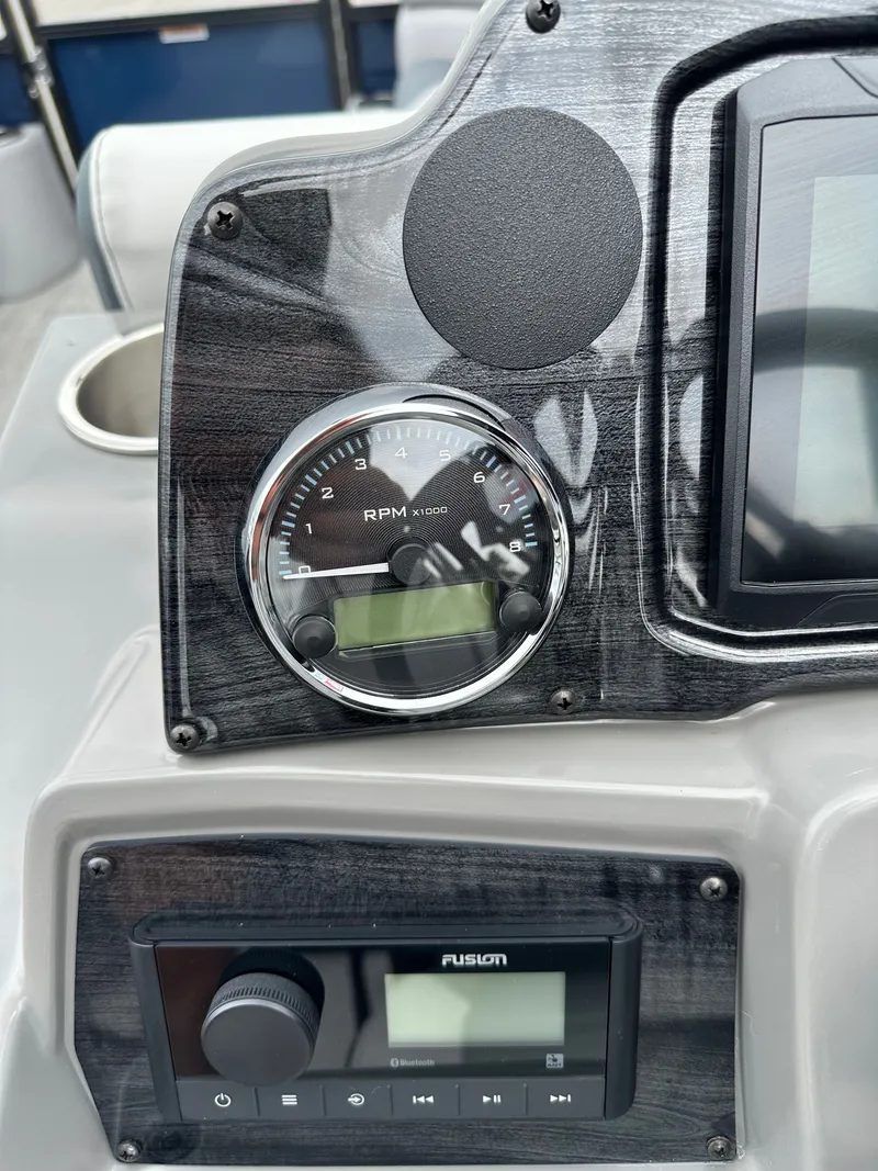 Slide: The Image of Avalon Venture 85 Quad Lounge - 23' 2025 - 12