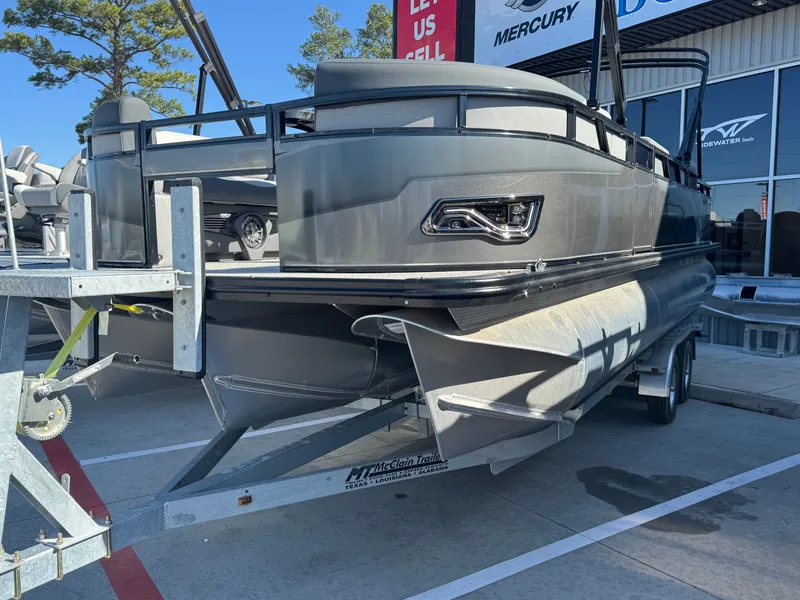 Slide: The Image of Avalon Venture 85 Rear Fish - 23' 2025 - 3