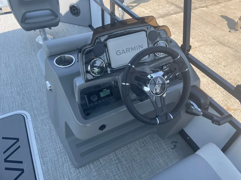Slide: The Image of Avalon Venture 85 Quad Fish - 23' 2025 - 19
