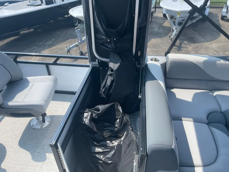 Slide: The Image of Avalon Venture 85 Quad Fish - 23' 2025 - 25