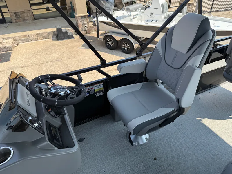 Slide: The Image of Avalon Venture 85 Rear Fish - 23' 2025 - 20