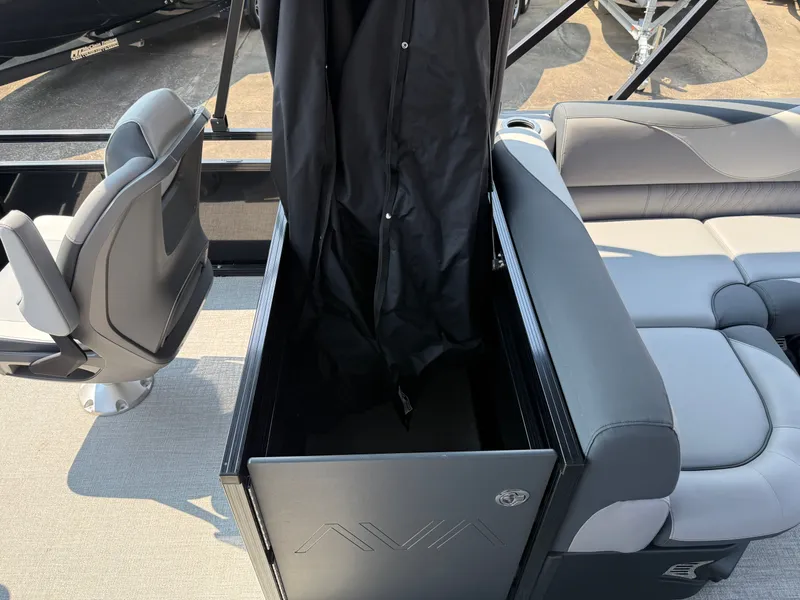 Slide: The Image of Avalon Venture 85 Rear Fish - 23' 2025 - 27