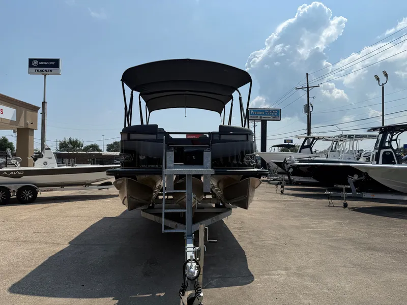 Slide: The Image of Avalon Venture 85 Rear Fish - 23' 2025 - 5