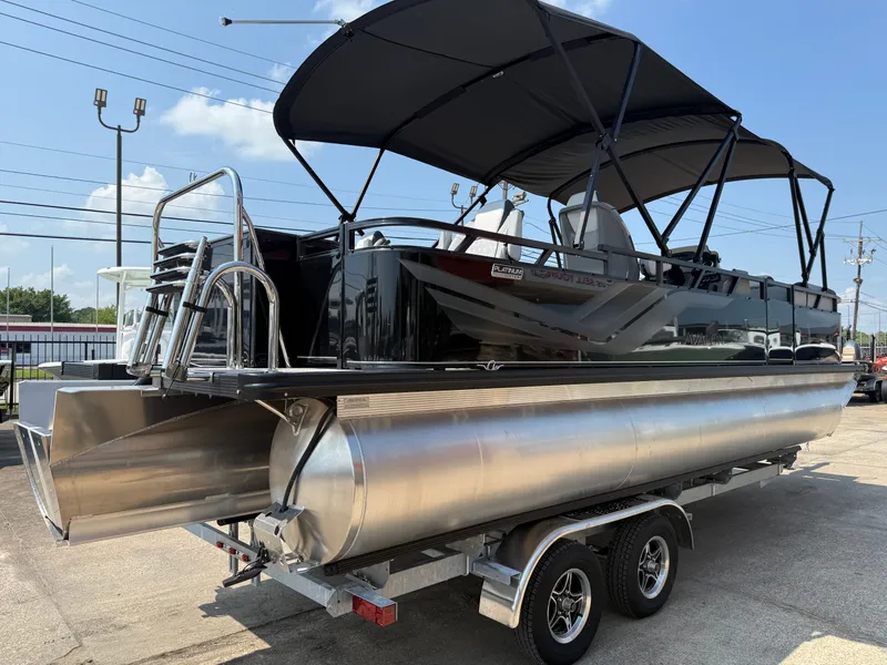 Slide: The Image of Avalon Venture 85 Rear Fish - 23' 2025 - 8