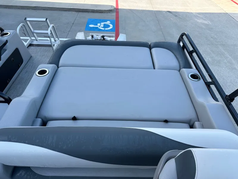 Slide: The Image of Avalon VNT85 VRB23T 2025 - 26